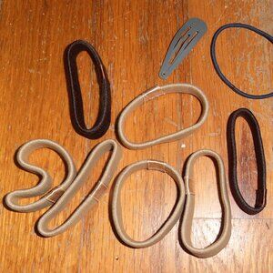 10 Hair ties and 1 Hair Clip ~New without Packaging~